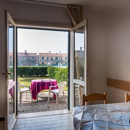 Sunny Escape With Private Garden