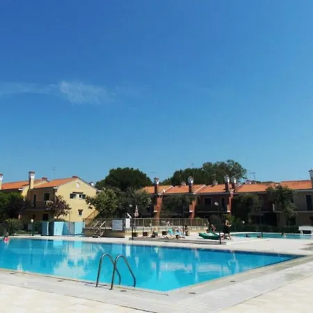 Sunny Escape With Private Garden *