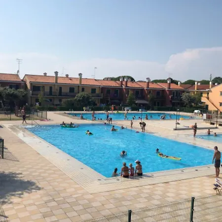 Sunny With Pool And Garden Lägenhet Bibione